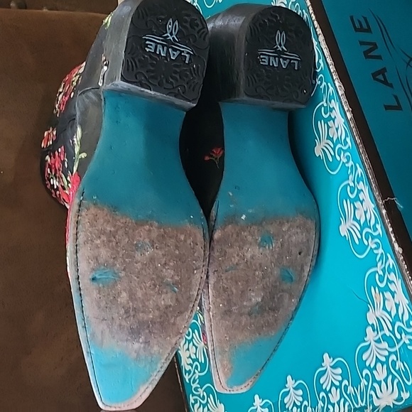 Lane !!Gorgeous!! Red Rose Western Boots, Size 9B - Picture 7 of 13